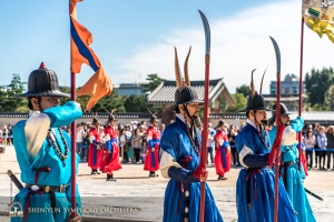 Elle a aussi vu le changement des gardes du Palais Gyeongbokgung, à Séoul. (Photo de TK Kuo)