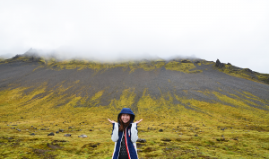 Le site de Tiffany, &agrave; l&rsquo;une des milliers de chutes d&rsquo;eau d&rsquo;Islande. Les chutes de Dynjandi : la &ldquo;Couronne des fjords de l&rsquo;ouest."