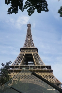 <p>Pendant ce temps, en Europe, la&nbsp;Shen Yun New York Company&nbsp;arrive sur sa derni&egrave;re ville de tourn&eacute;e&nbsp;: Paris ! (Photo de la danseuse principale Angelia Wang)</p>