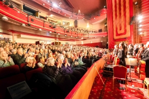 Shen Yun s'est également produit au New Theatre d'Oxford dans le cadre d'une tournée de 10 villes au Royaume-Uni.